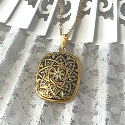 damasquino pendant