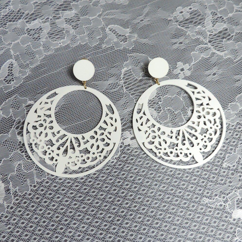 detail hoop earrings