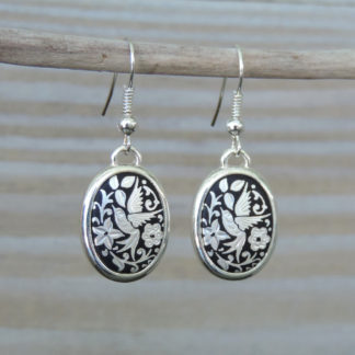 Silver oval damascene wire earrings